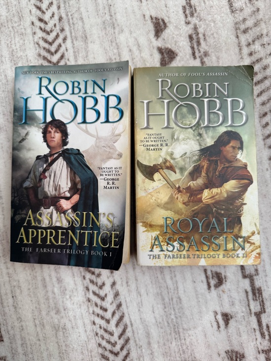 Robin hobb Other - Farseer Book Set (1 & 2)